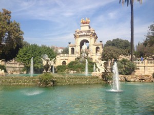 cuitadella park in barcelona for a pit stop drink in the sun