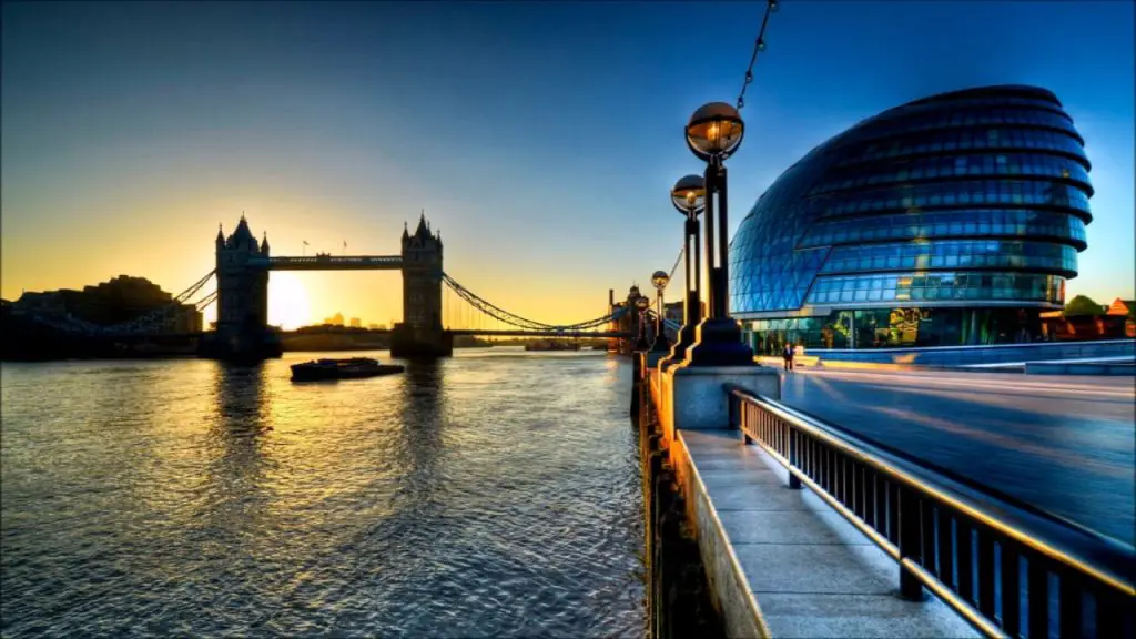 london riverside tower bridge view